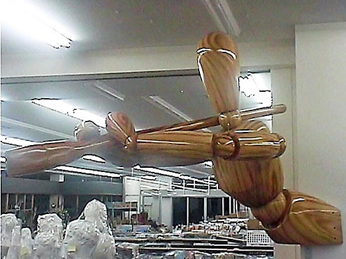FRP製店舗ディスプレー「モデル人形」1