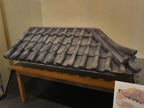 瓦の仕組みが分かる展示模型
