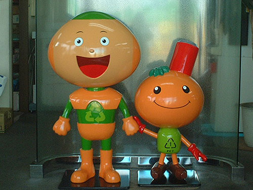 FRP製立体人形「クルリンちゃんとクルリンロボ」
