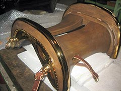 金の装飾された馬具の完成したもの