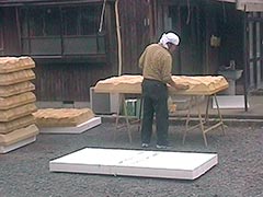 セメントに色をつけているところ