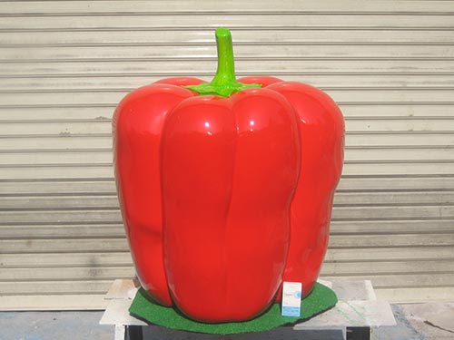 FRP製立体造形看板「赤ピーマン」1