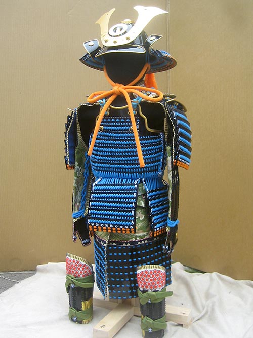 一橋徳川家の鎧兜のレプリカ