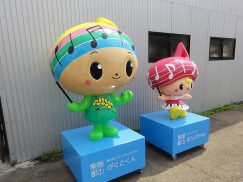FRP製キャラクター「がくとくん、おんぷちゃん」9