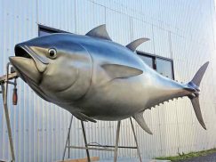 マグロの立体看板1